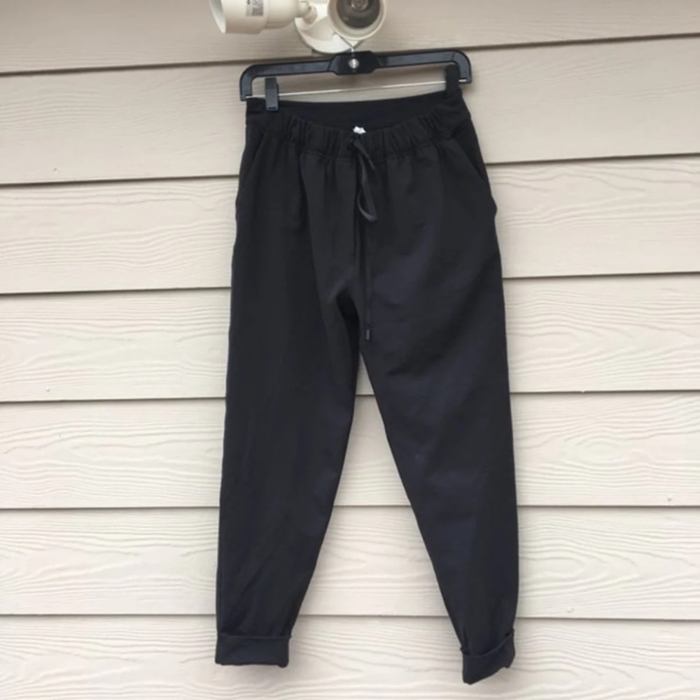 Lululemon black joggers